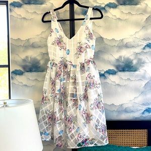 Beautiful Maeve white floral dress - size 2 🌸